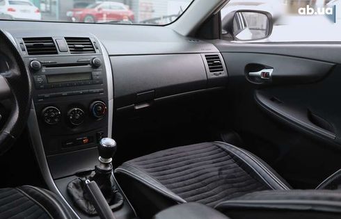 Toyota Corolla 2013 - фото 11