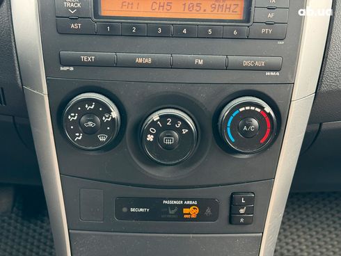 Toyota Corolla 2010 серый - фото 76