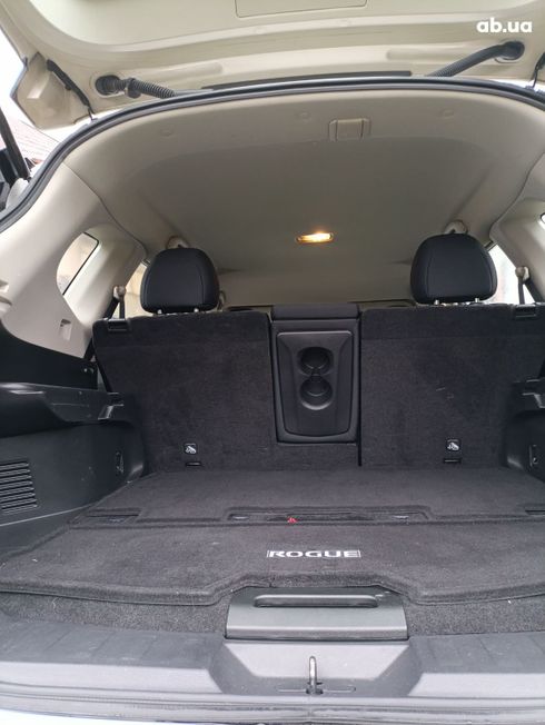 Nissan Rogue 2017 серебристый - фото 11