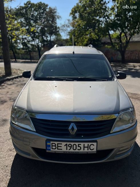 Renault Logan MCV 2011 серебристый - фото 3