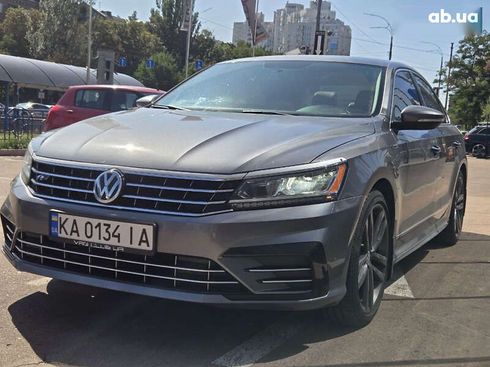 Volkswagen Passat 2016 - фото 2