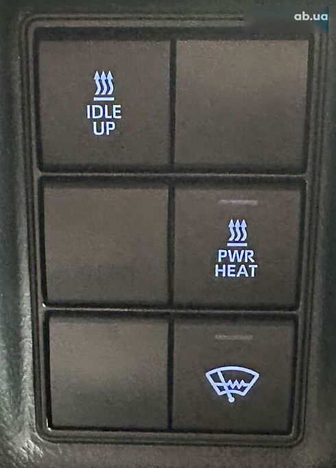 Toyota Land Cruiser Prado 2023 - фото 29