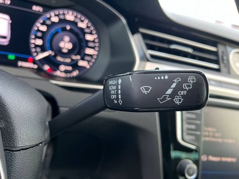 Volkswagen Passat 2016 белый - фото 25