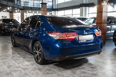 Toyota Camry 2019 - фото 21