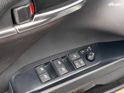 Toyota Camry 2018 черный - фото 14