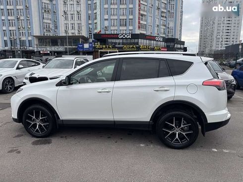 Toyota RAV4 2016 - фото 10