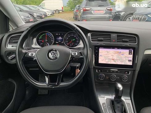 Volkswagen e-Golf 2020 - фото 21