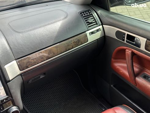 Volkswagen Touareg 2009 черный - фото 49