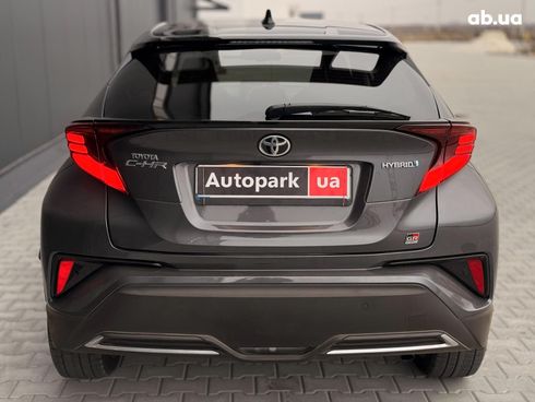 Toyota C-HR 2022 серый - фото 26