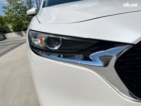 Mazda 3 2019 белый - фото 12