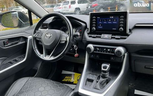 Toyota RAV4 2020 - фото 17