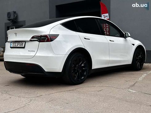 Tesla Model Y 2023 - фото 10
