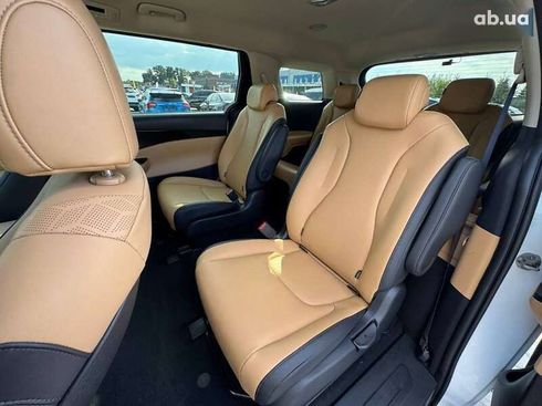 Kia Carnival 2021 - фото 26