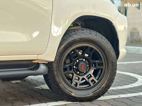 Toyota Hilux 2017 - фото 17