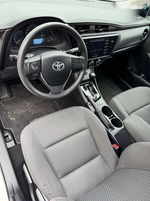 Toyota Corolla 2017 - фото 10