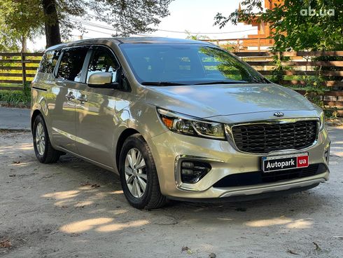 Kia Sedona 2016 бежевый - фото 5