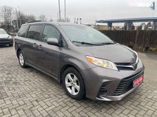 Продаж вживаних Toyota Sienna 2018 року - купити на Автобазарі