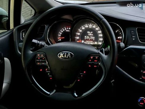 Kia Cee'd 2013 - фото 14