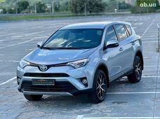 Продажа б/у Toyota RAV4 2016 года - купить на Автобазаре