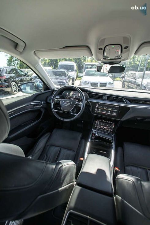 Audi E-Tron 2021 - фото 17