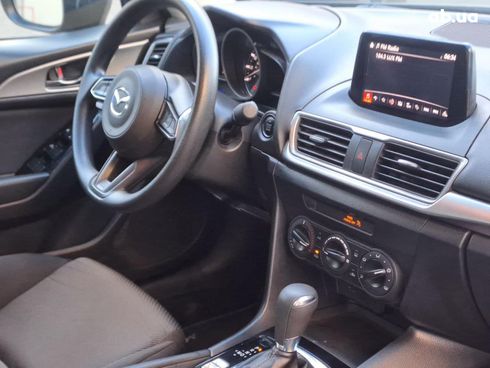 Mazda 3 2018 серый - фото 33