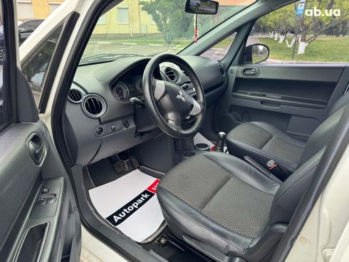 Mitsubishi Colt 2010 белый - фото 9