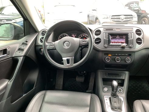 Volkswagen Tiguan 2015 серый - фото 26