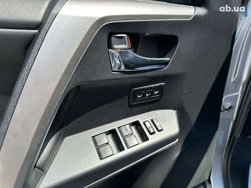 Toyota RAV4 2017 - фото 6