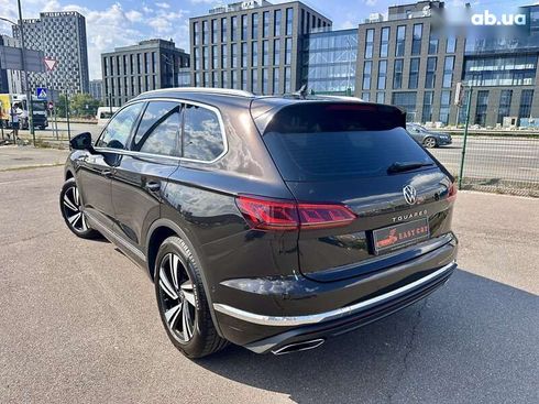 Volkswagen Touareg 2022 - фото 25