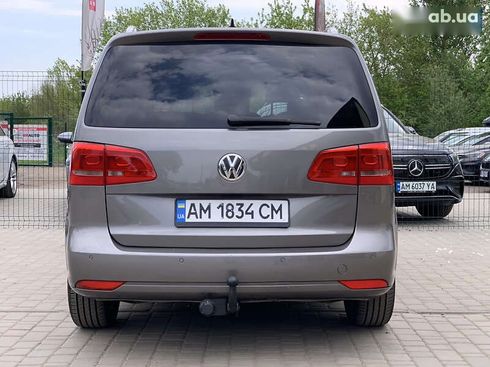 Volkswagen Touran 2011 - фото 16
