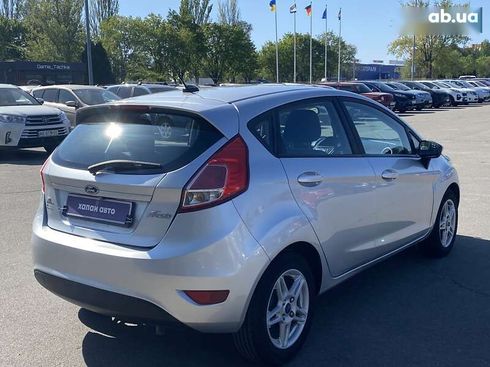 Ford Fiesta 2018 - фото 5