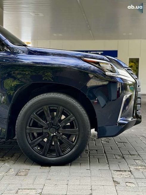 Lexus LX 2016 - фото 13