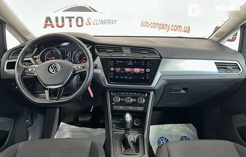 Volkswagen Touran 2020 - фото 12