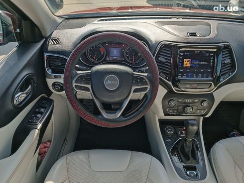 Jeep Cherokee 2019 красный - фото 18