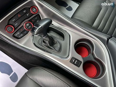 Dodge Challenger 2021 - фото 9