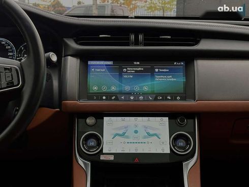 Jaguar XF 2016 - фото 23