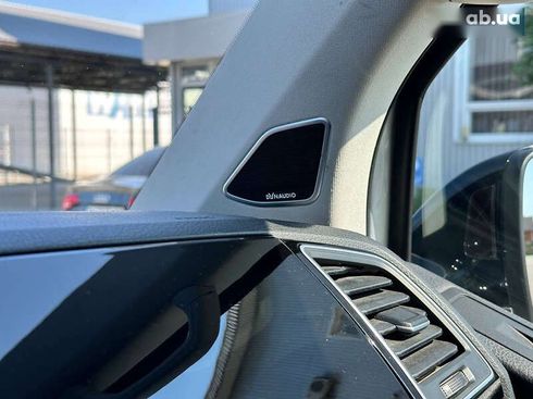 Volkswagen Multivan 2019 - фото 6