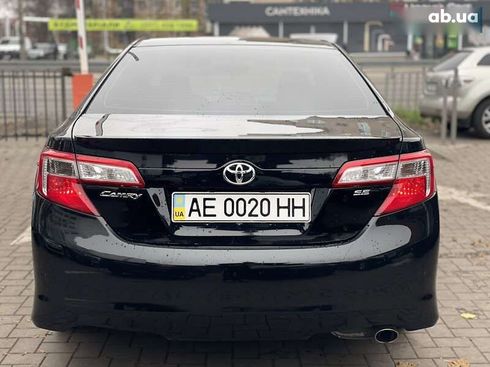 Toyota Camry 2014 - фото 5