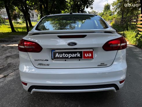 Ford Focus 2016 белый - фото 6