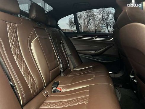 BMW 5 серия 2018 - фото 24