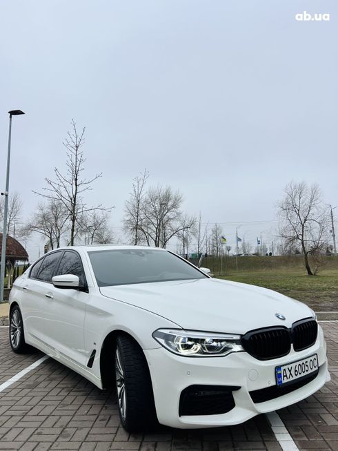 BMW 5 серия 2018 белый - фото 4