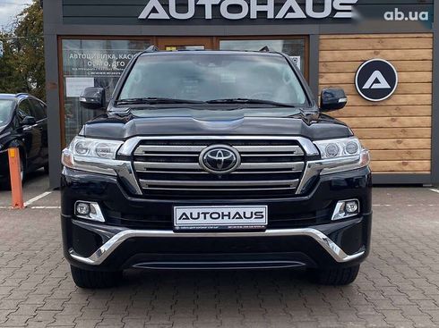 Toyota Land Cruiser 2018 - фото 2