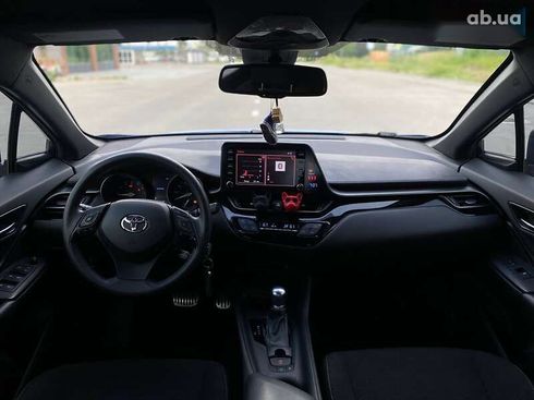 Toyota C-HR 2018 - фото 21