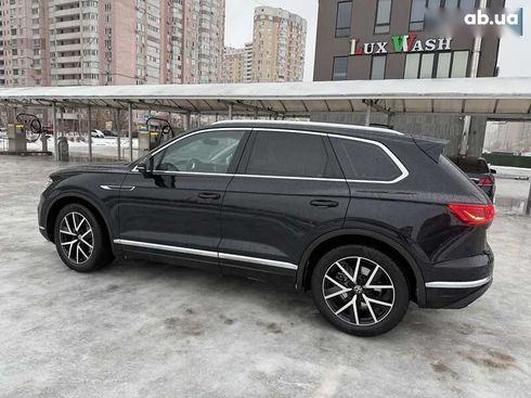Volkswagen Touareg 2022 - фото 3