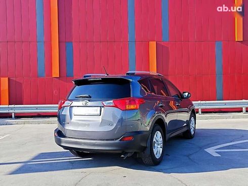 Toyota RAV4 2015 - фото 8