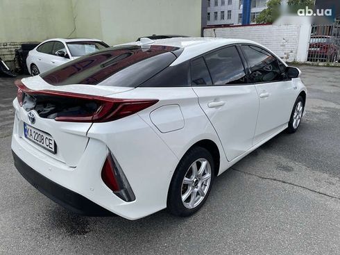 Toyota Prius 2017 - фото 5