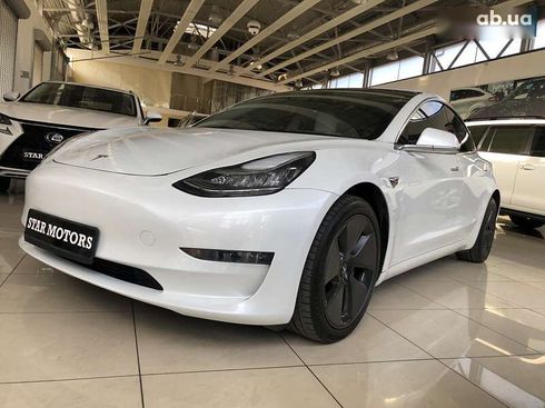 Tesla Model 3 2020 - фото 2