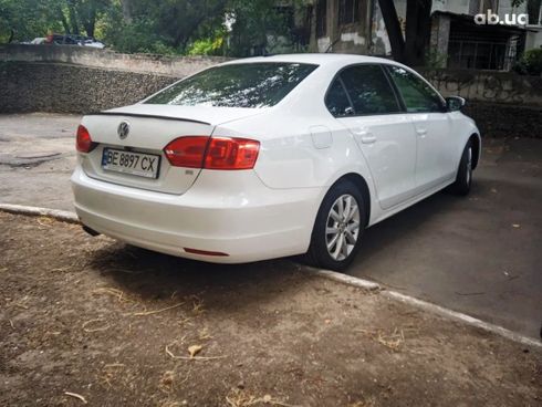Volkswagen Jetta 2014 белый - фото 5