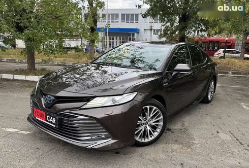 Toyota Camry 2019 - фото 10