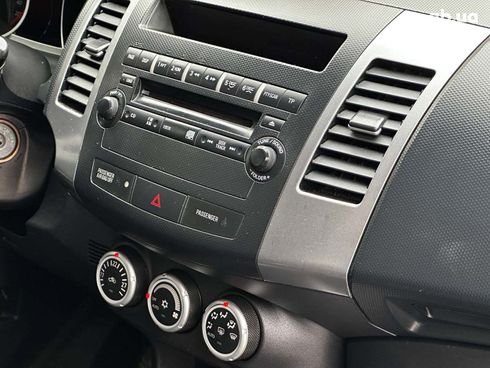 Mitsubishi Outlander 2006 черный - фото 20